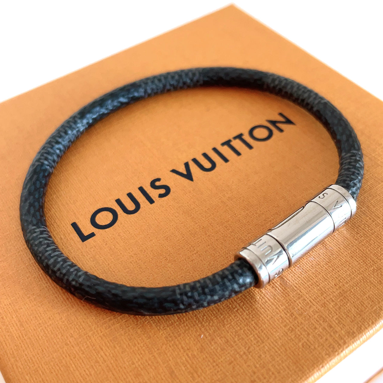 LOUIS VUITTON ダミエグラフィットブレスレット